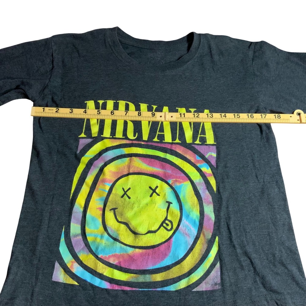 Nirvana‎ T-Shirt Smiley Face with Multi Colored Swirl size Small - Picture 2 of 5